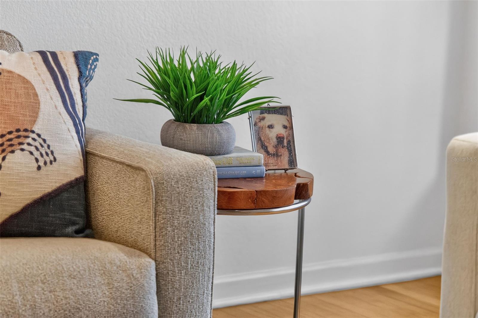 Image 24 of 100 For 643 Dunblane Drive