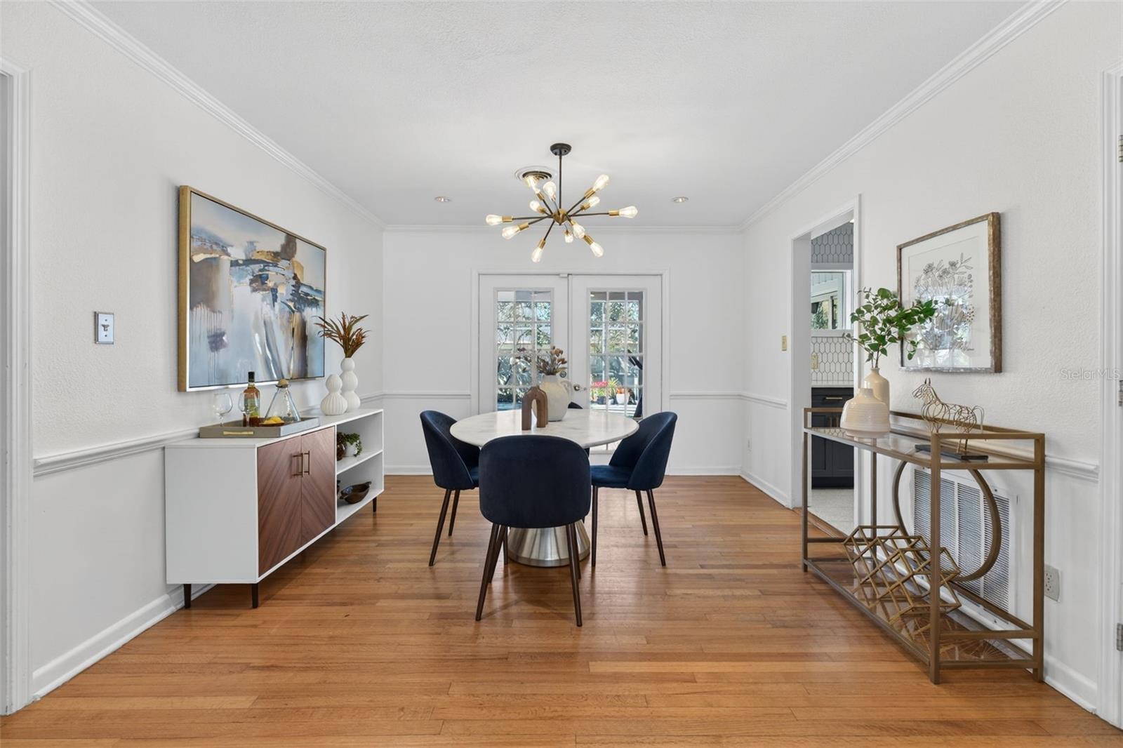 Image 26 of 100 For 643 Dunblane Drive