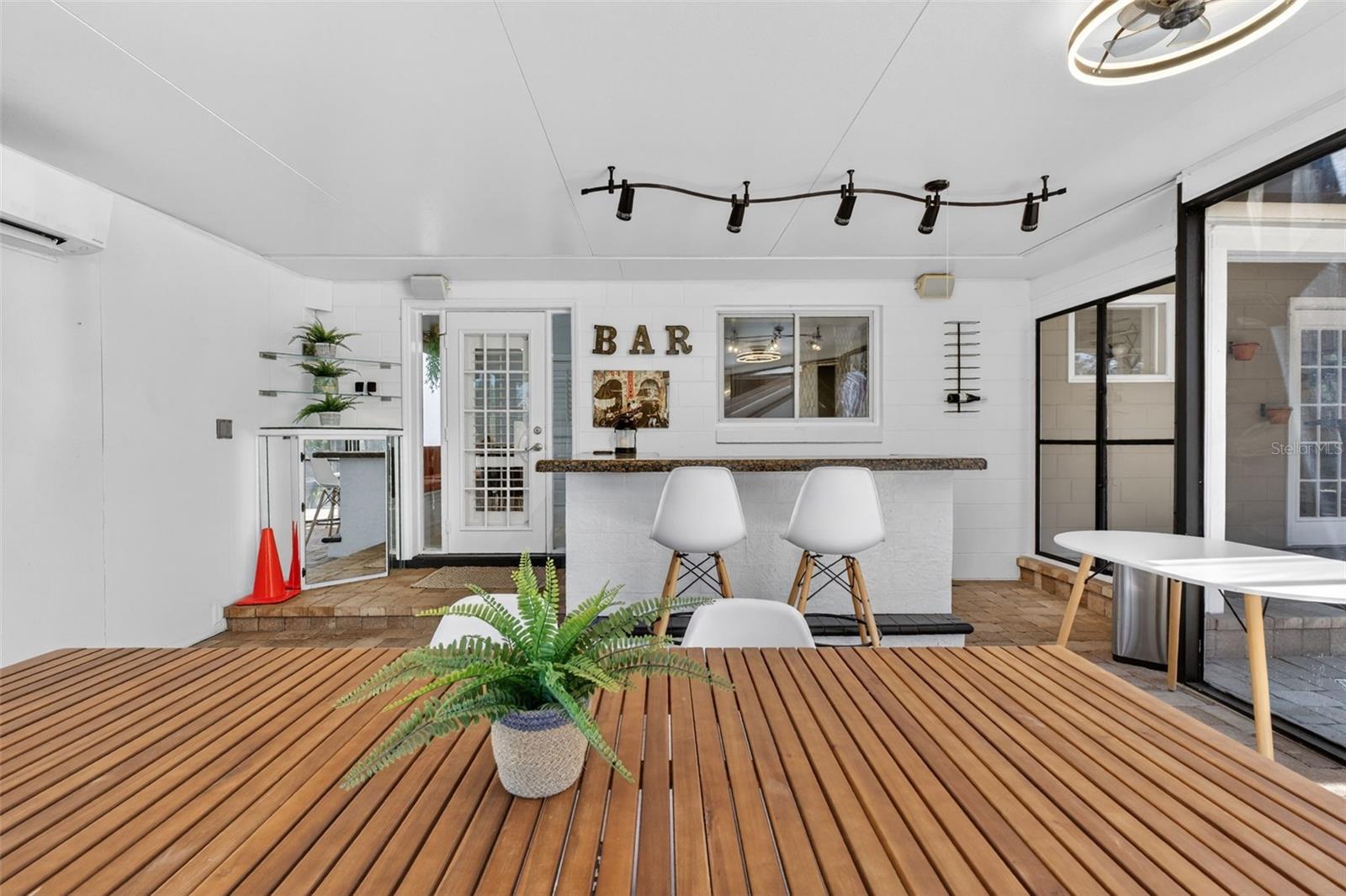 Image 95 of 100 For 643 Dunblane Drive