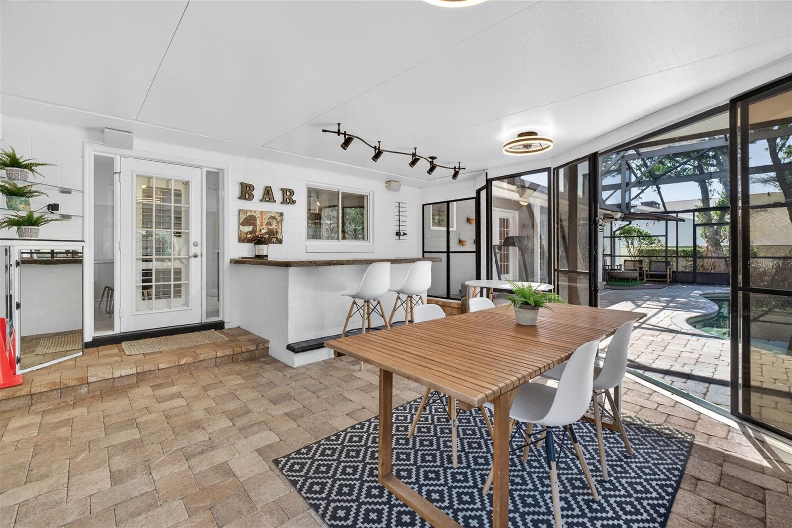 Image 96 of 100 For 643 Dunblane Drive