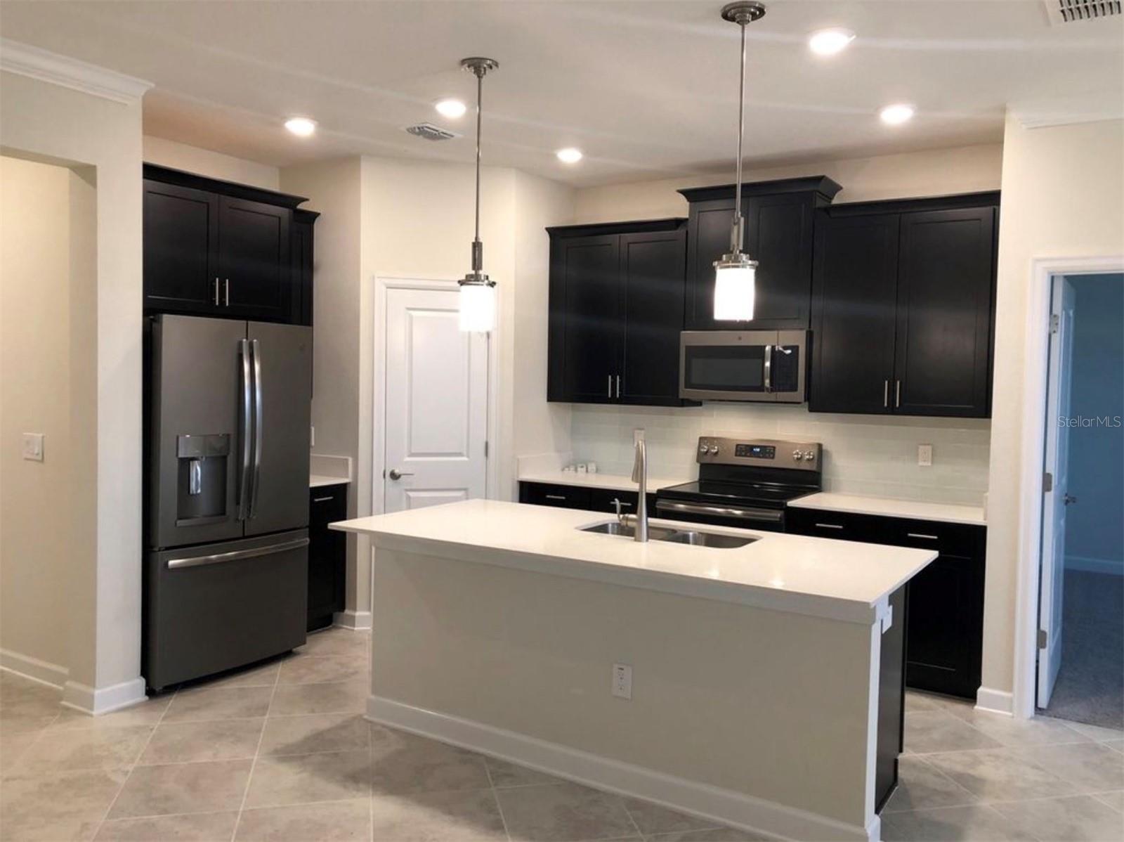 Image 10 of 37 For 10229 Lovegrass Lane