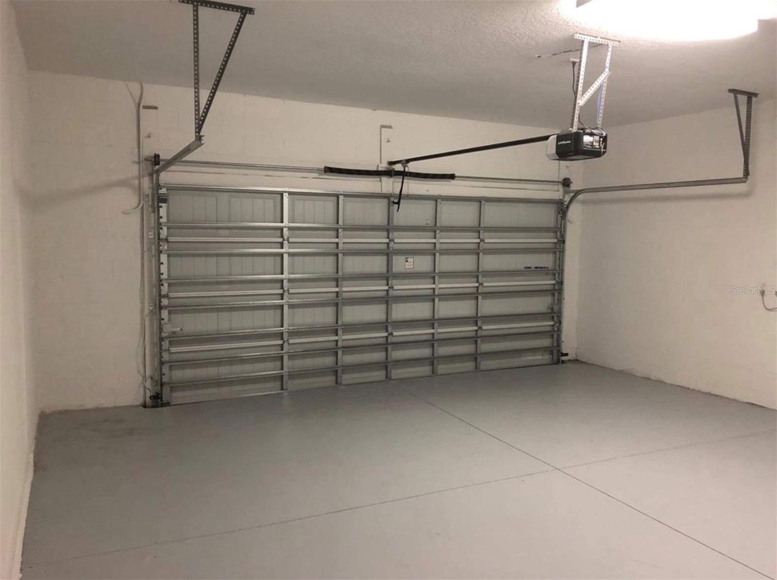 Image 27 of 37 For 10229 Lovegrass Lane