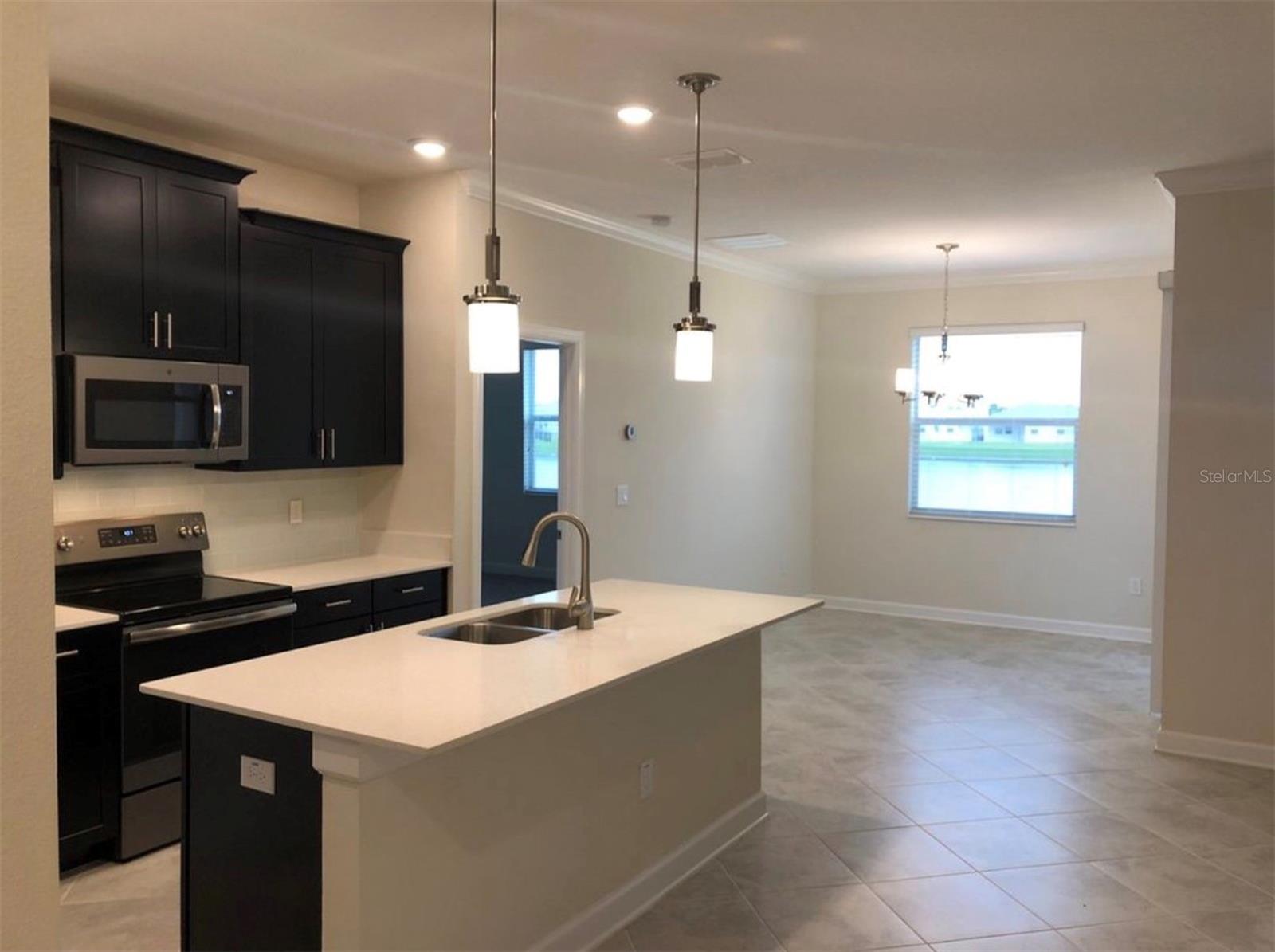 Image 6 of 37 For 10229 Lovegrass Lane