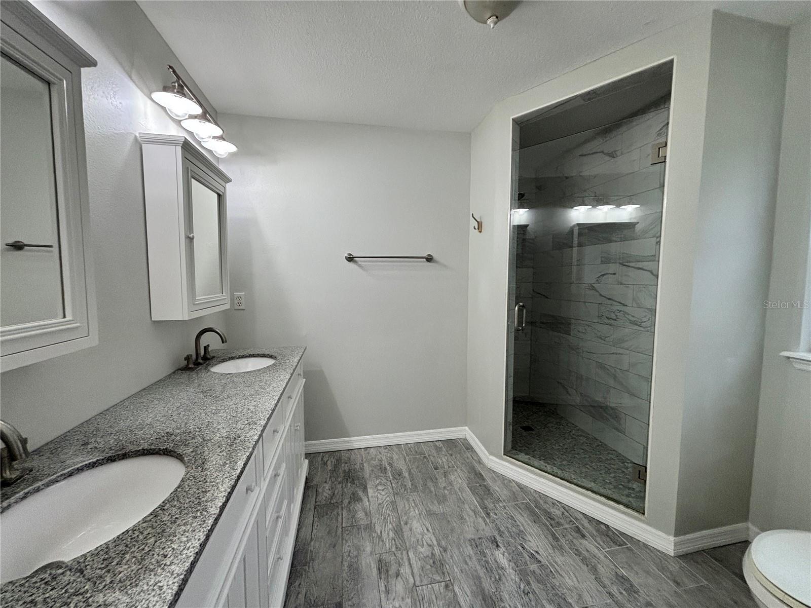 Image 19 of 25 For 1625 Park Lake Street 1625