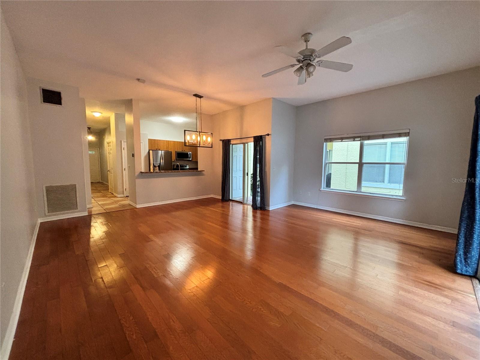 Image 6 of 25 For 1625 Park Lake Street 1625