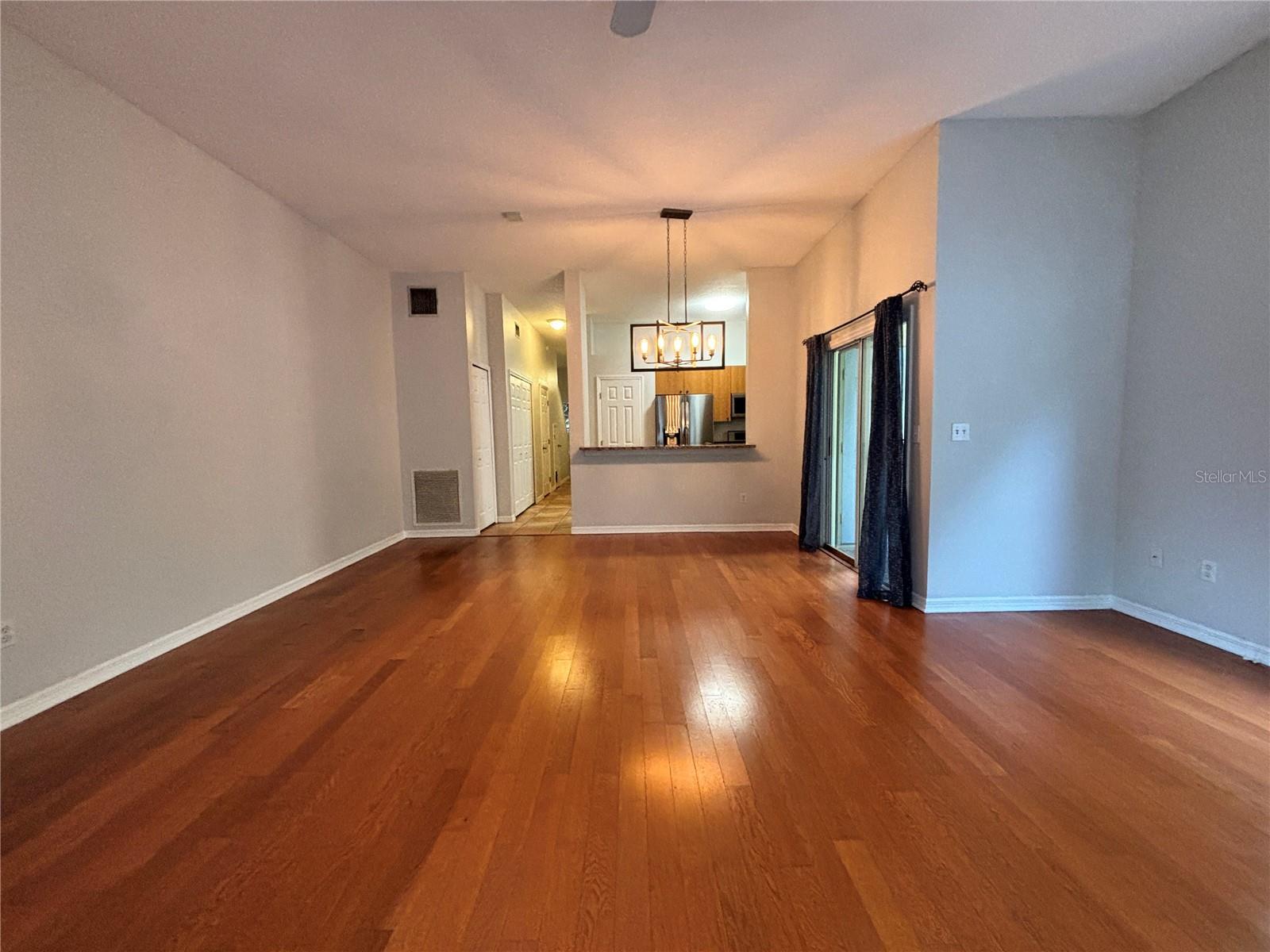 Image 7 of 25 For 1625 Park Lake Street 1625