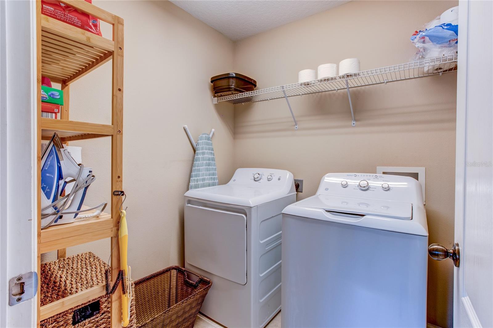 Image 14 of 32 For 1544 Echo Lake Court