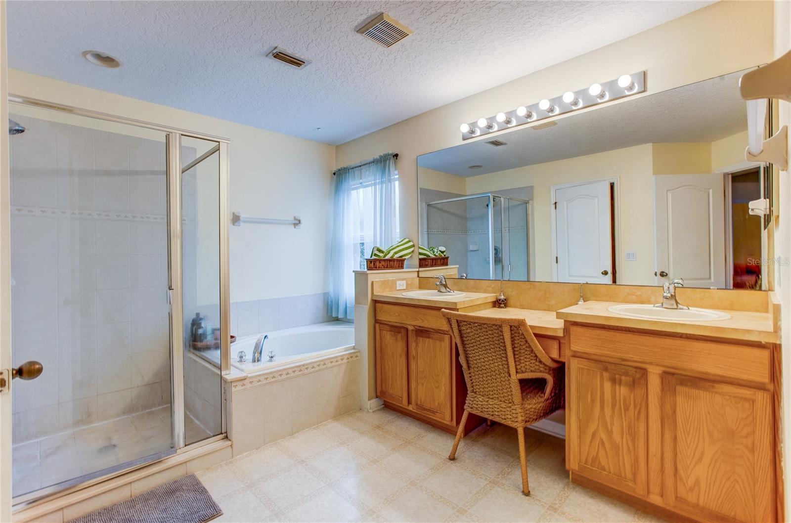 Image 24 of 32 For 1544 Echo Lake Court