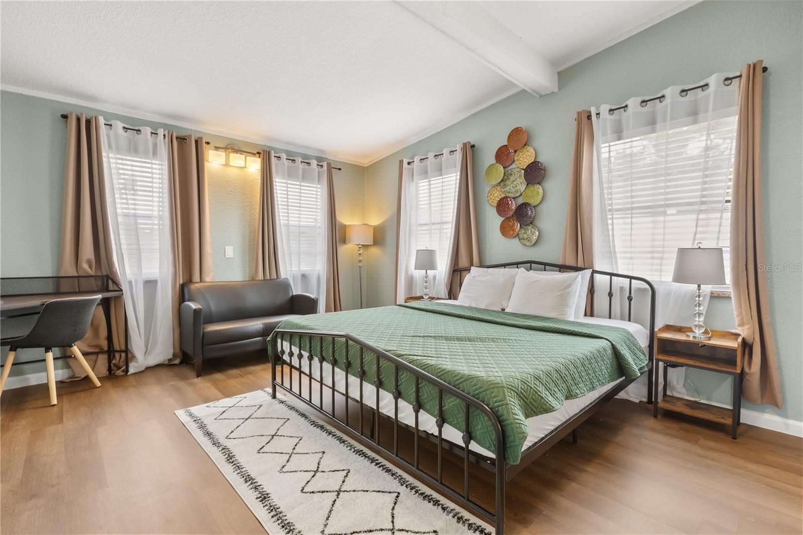 Image 20 of 29 For 615 Mimosa Terrace