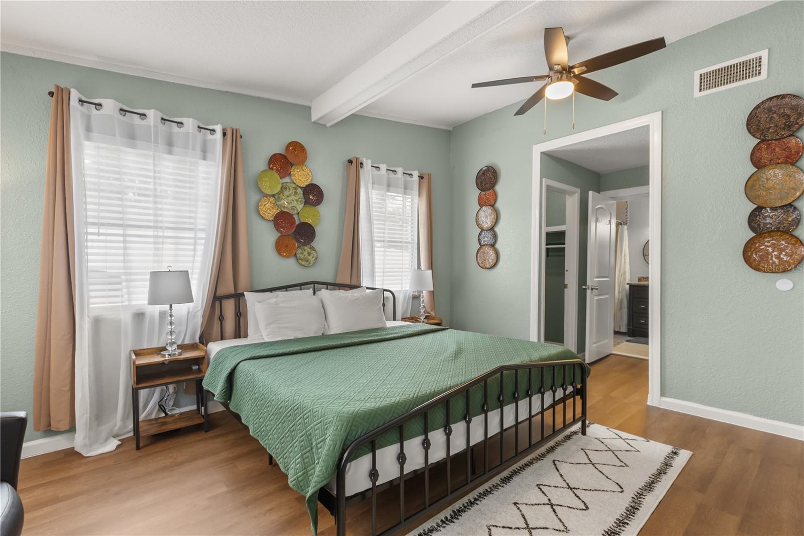 Image 21 of 29 For 615 Mimosa Terrace