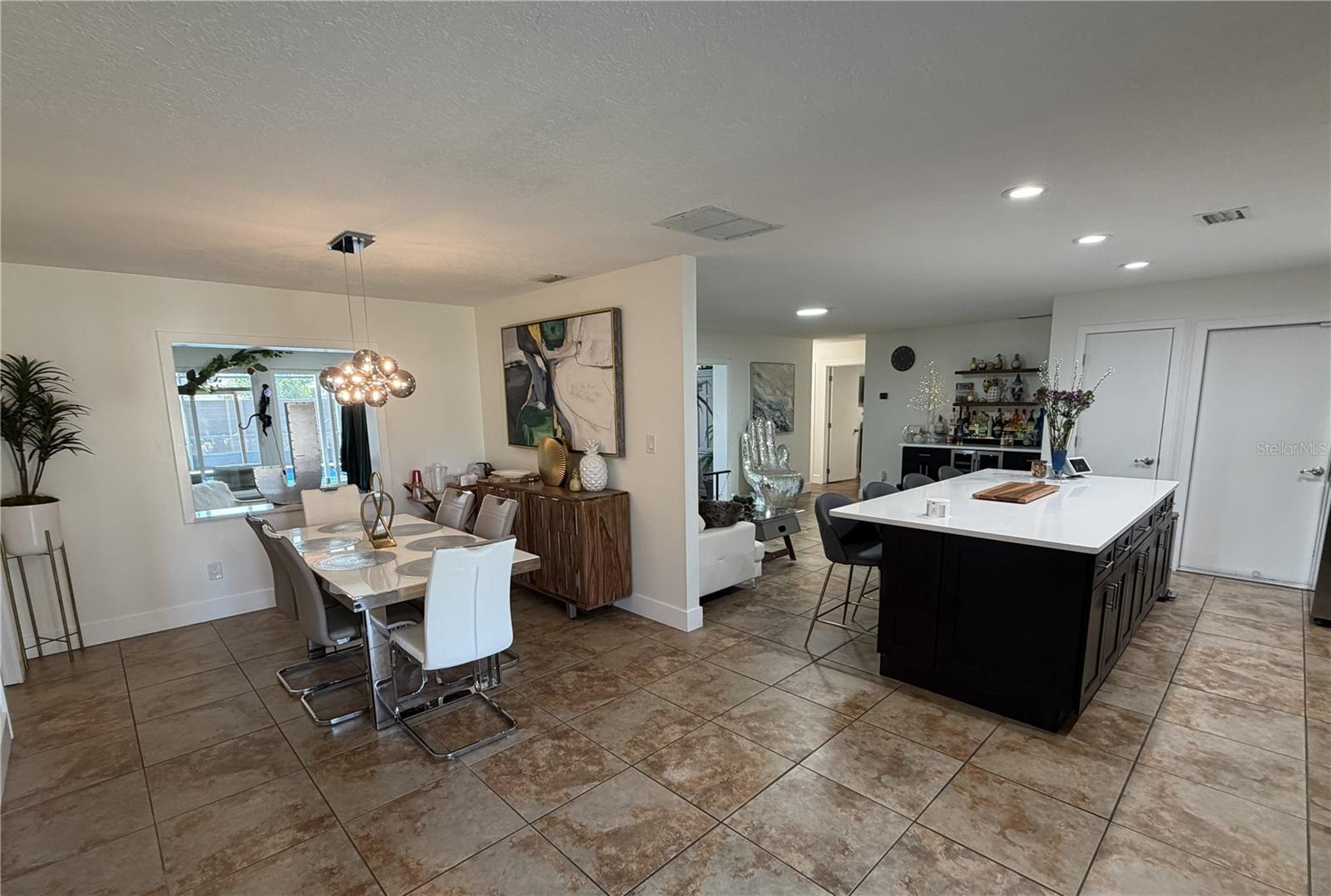 Image 5 of 34 For 1501 Avalon Boulevard