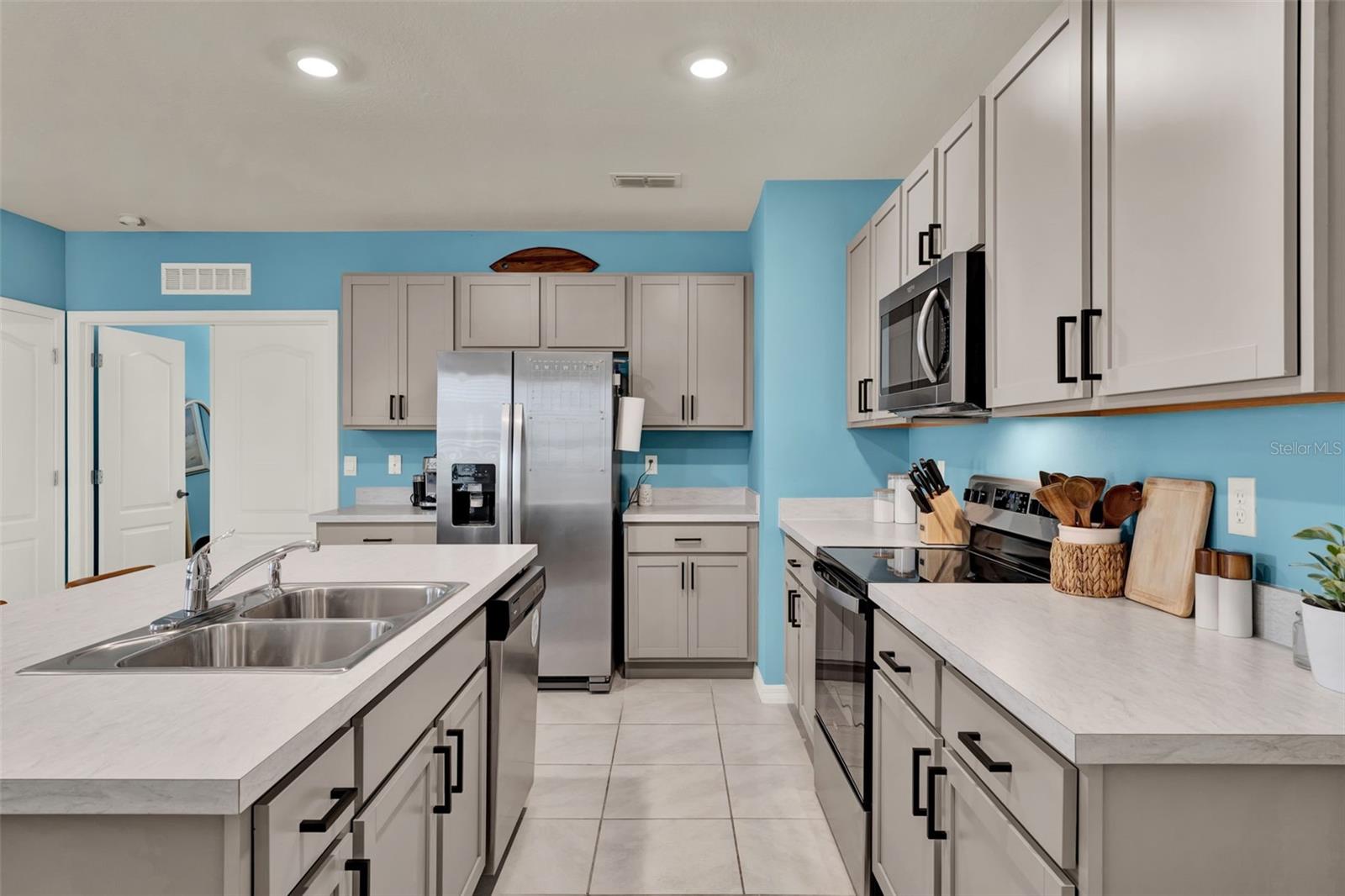 Image 6 of 20 For 929 August Sky Dr