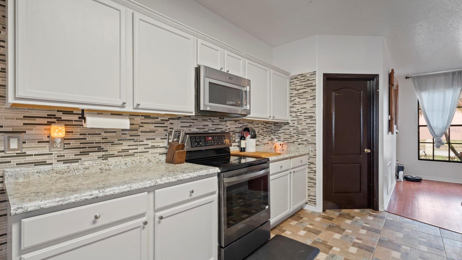 Image 10 of 39 For 2819 Village Pine Terrace