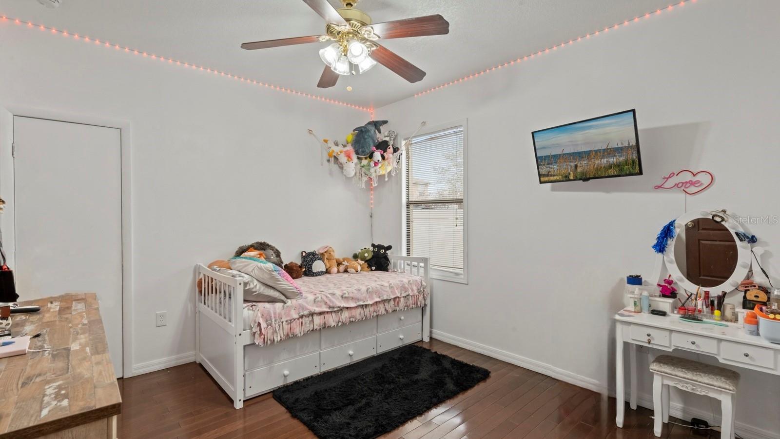 Image 18 of 39 For 2819 Village Pine Terrace