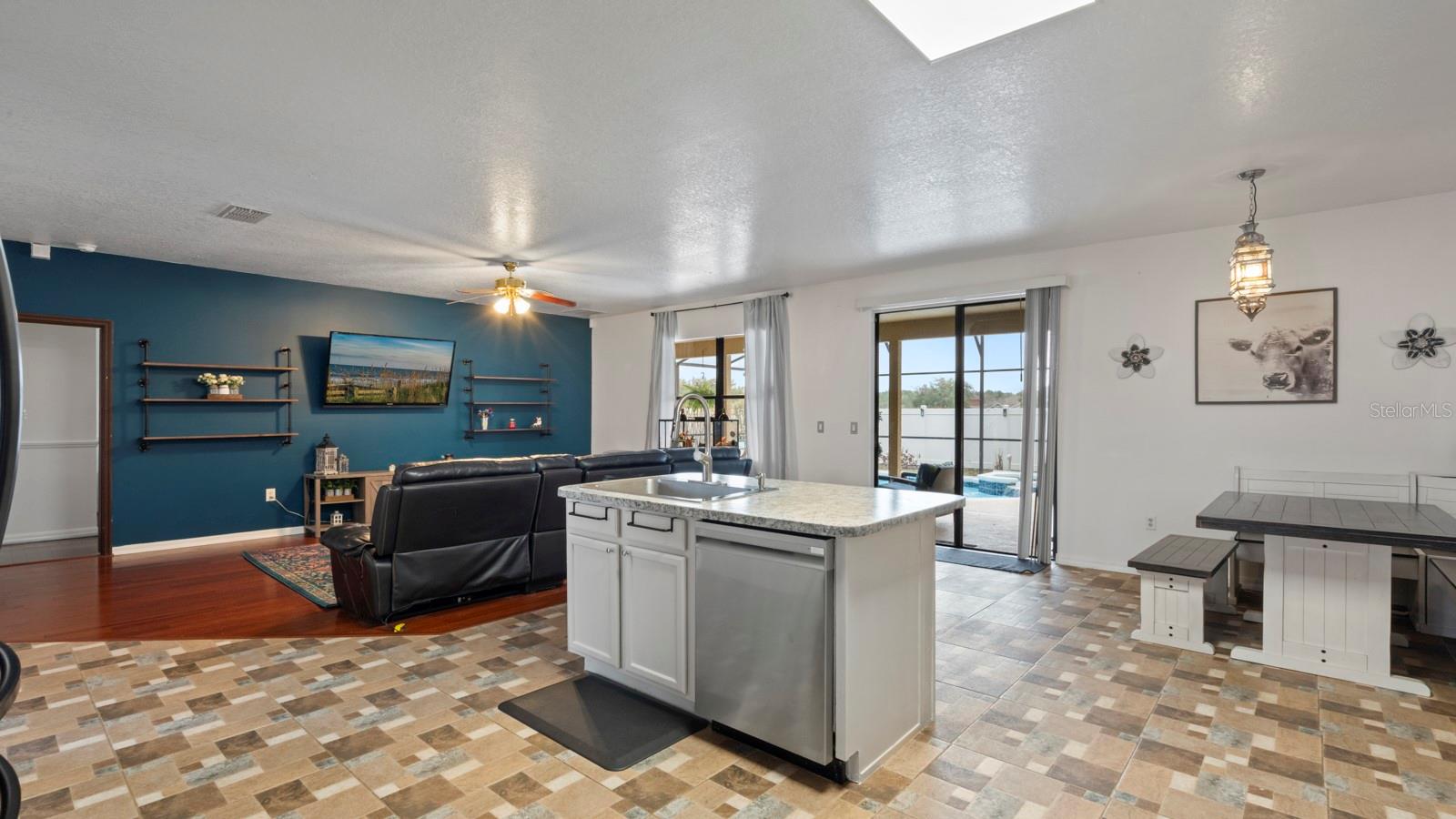 Image 7 of 39 For 2819 Village Pine Terrace