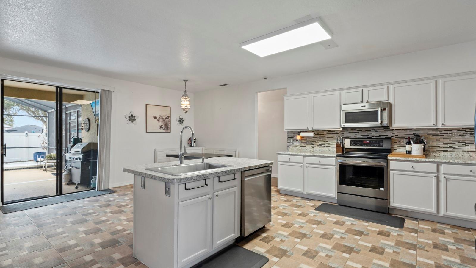 Image 8 of 39 For 2819 Village Pine Terrace