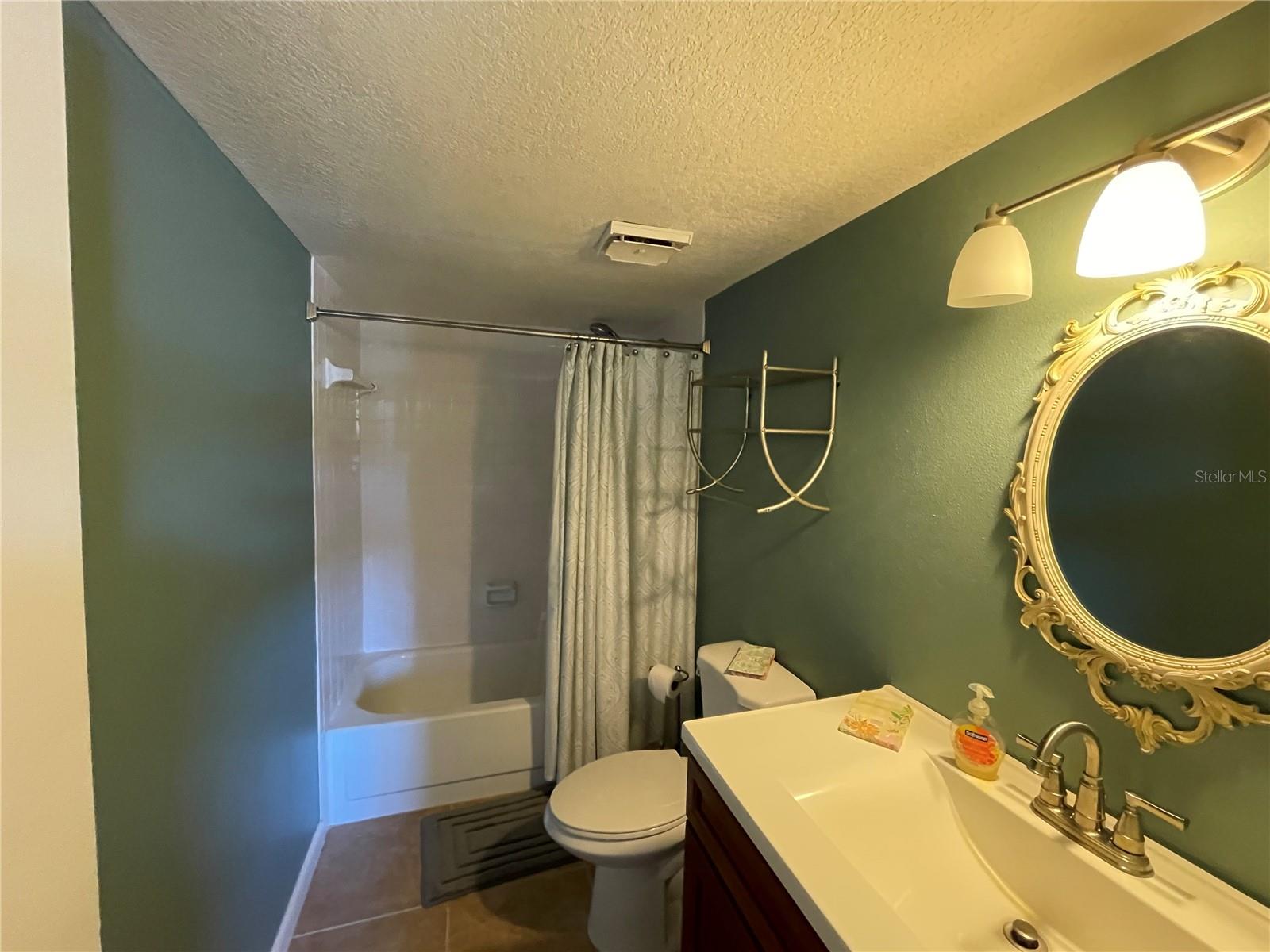 Image 3 of 19 For 5801 Atlantic Avenue 609