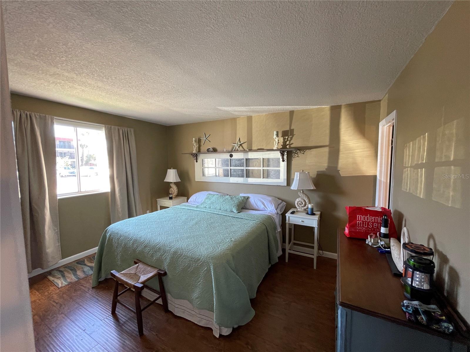 Image 6 of 19 For 5801 Atlantic Avenue 609