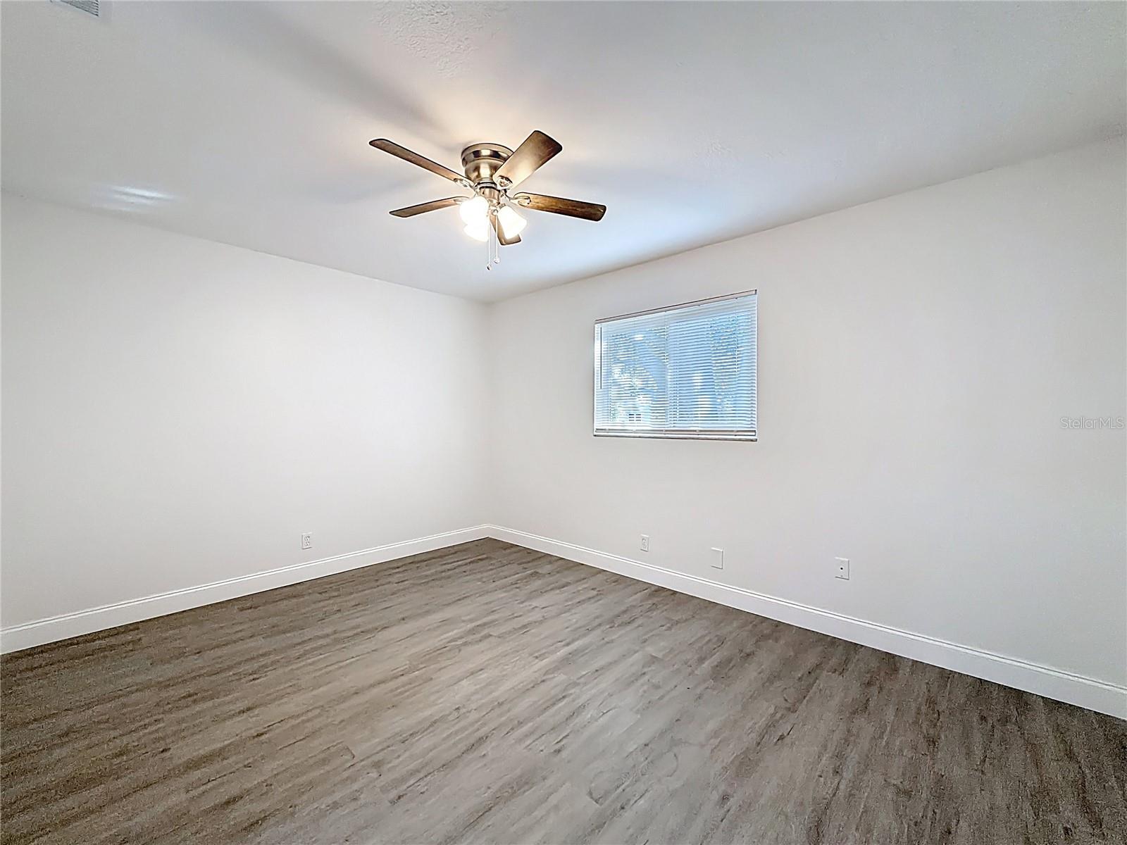 Image 13 of 26 For 819 Helmsman Way