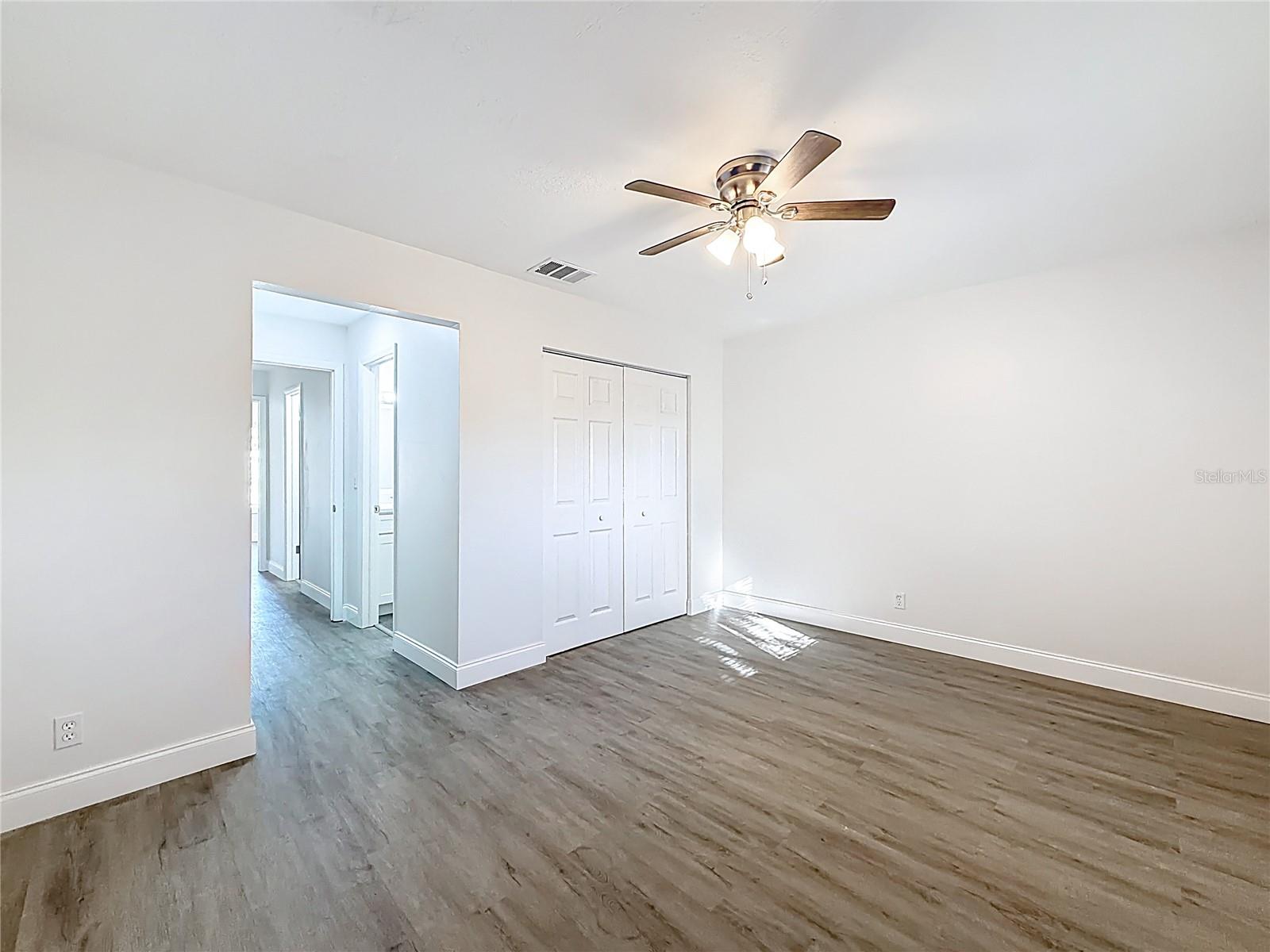 Image 16 of 26 For 819 Helmsman Way