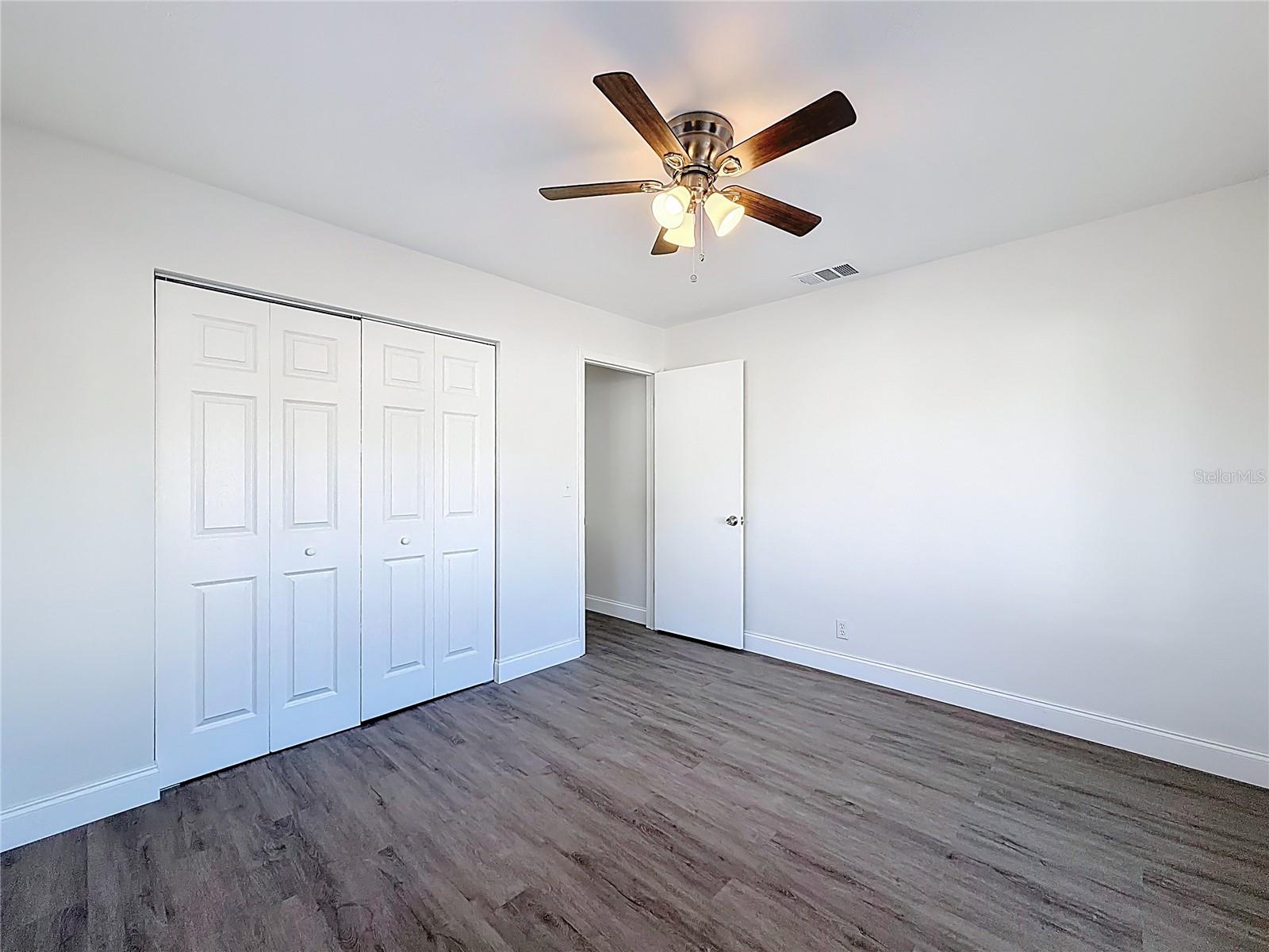 Image 19 of 26 For 819 Helmsman Way