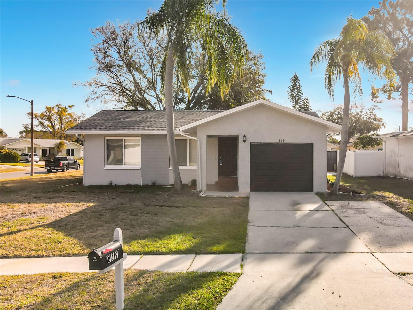 Image 4 of 26 For 819 Helmsman Way