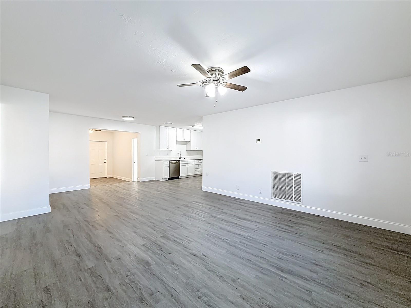 Image 6 of 26 For 819 Helmsman Way