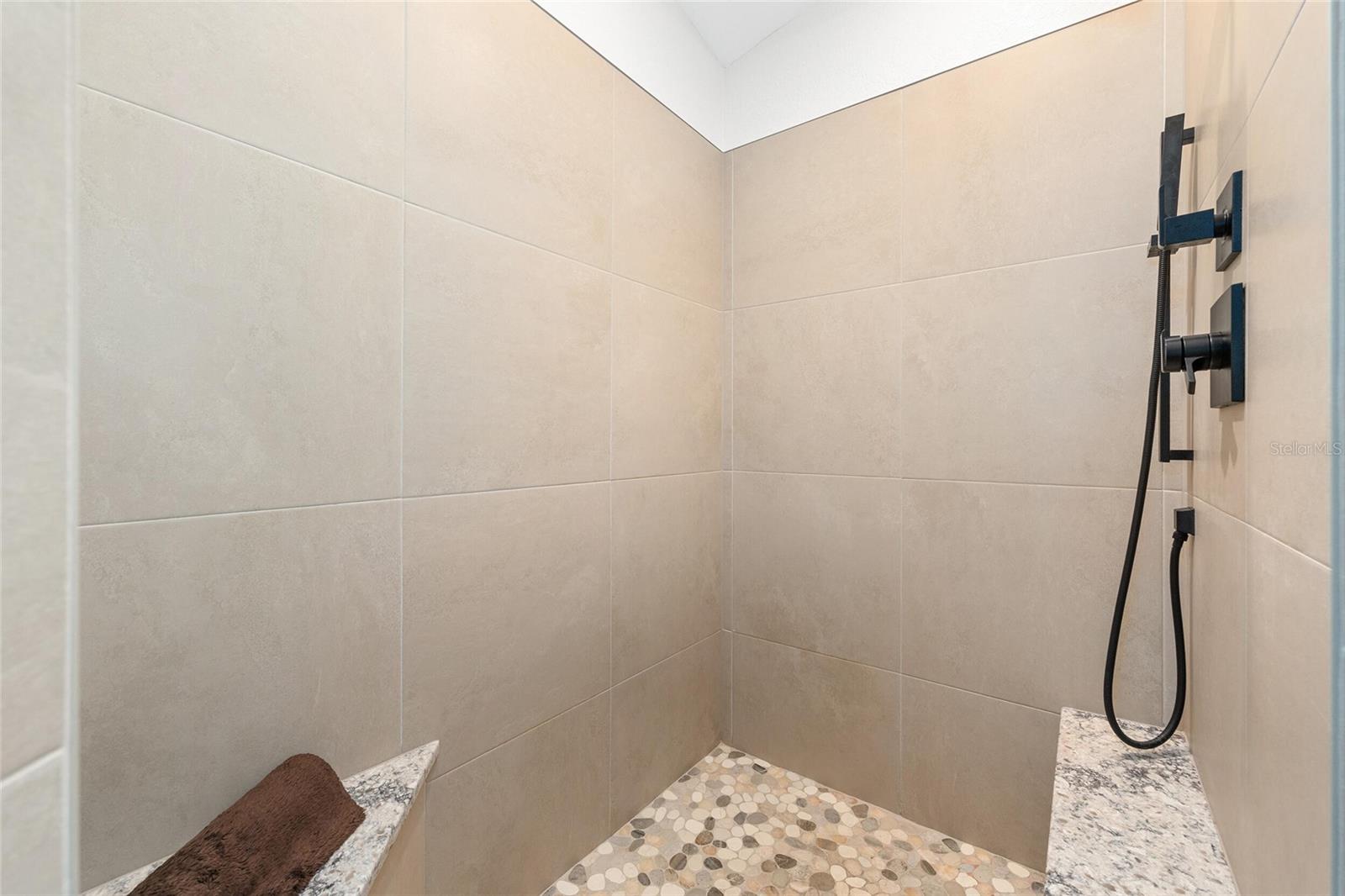 Listing photo id 13 for 19349 90th Lane Road