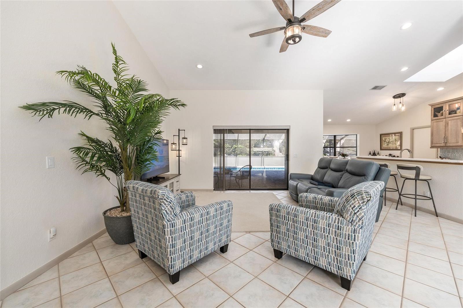 Listing photo id 17 for 19349 90th Lane Road