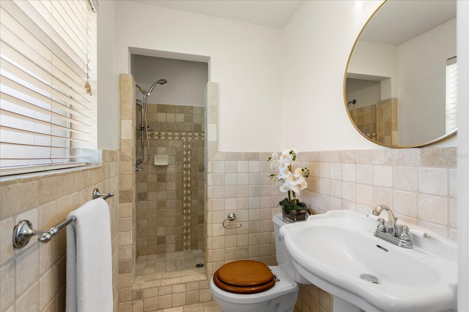 Image 38 of 50 For 105 John Anderson Drive