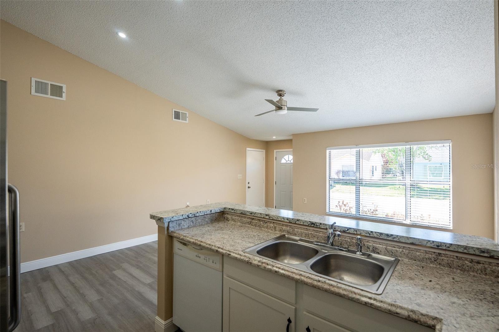 Image 6 of 16 For 1025 Clovercrest Road