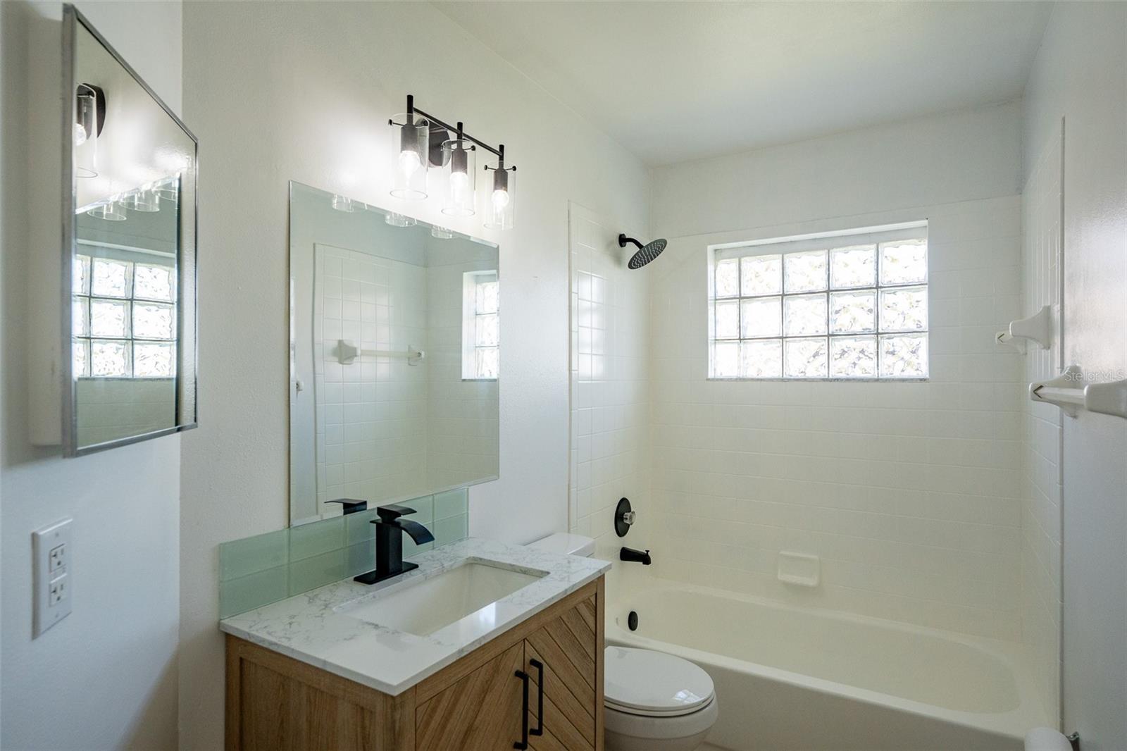 Image 7 of 16 For 1025 Clovercrest Road