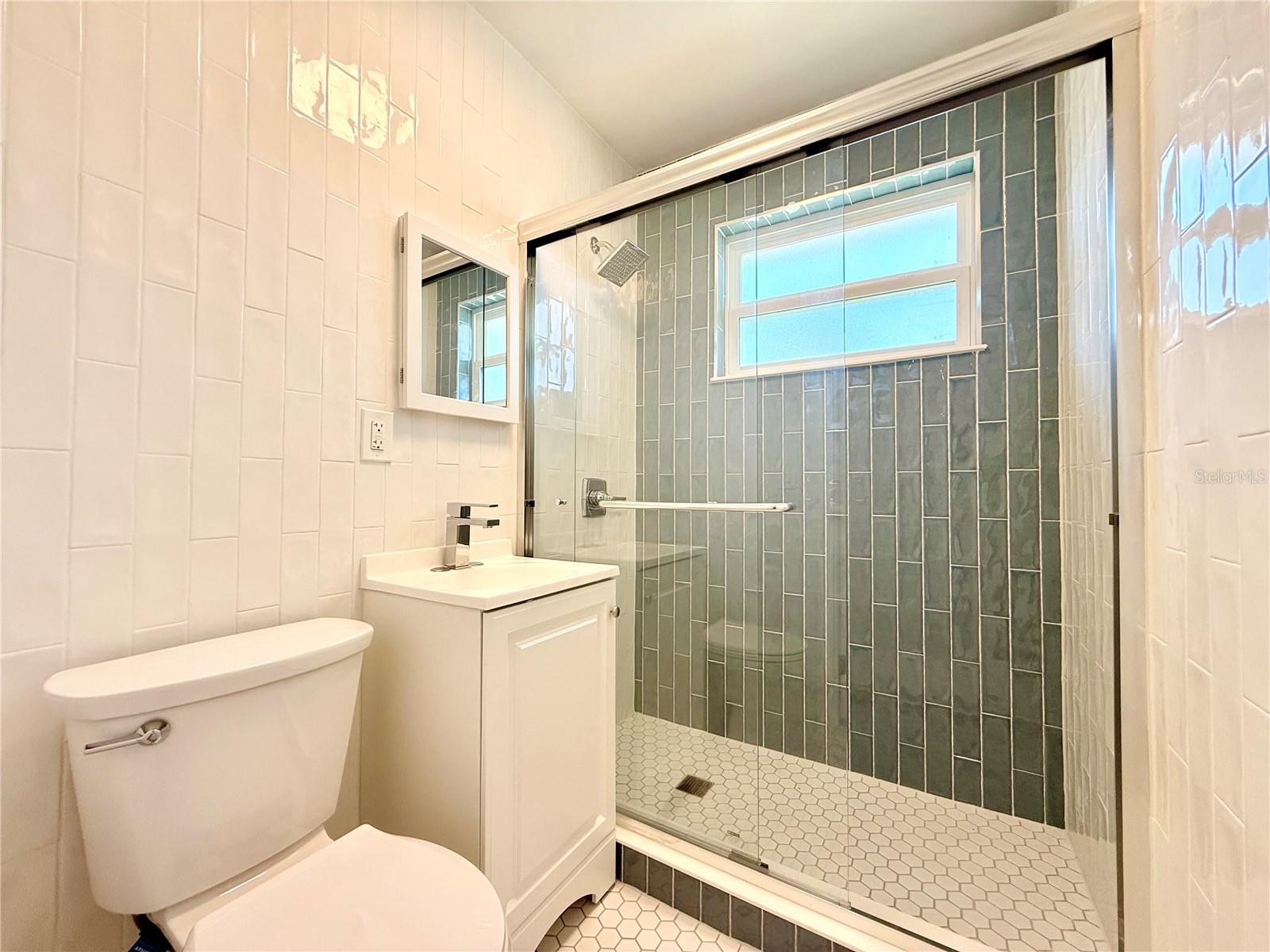 Image 16 of 22 For 750 Bethune Street