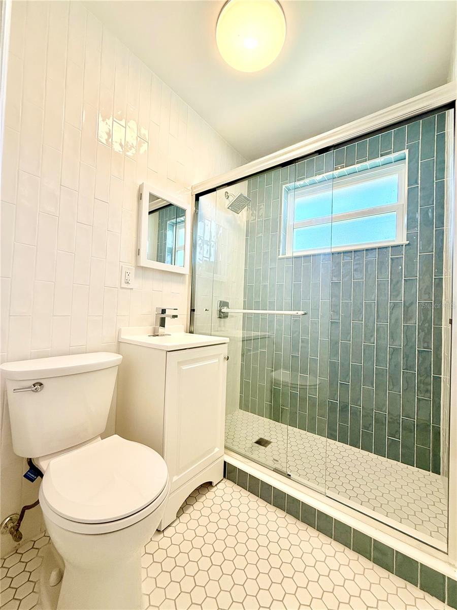 Image 17 of 22 For 750 Bethune Street