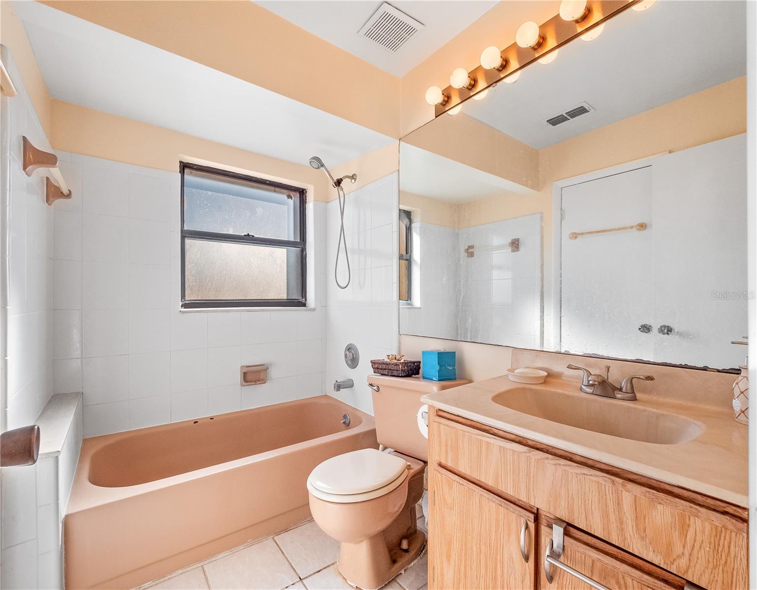 Image 19 of 29 For 3012 Semoran Boulevard 2