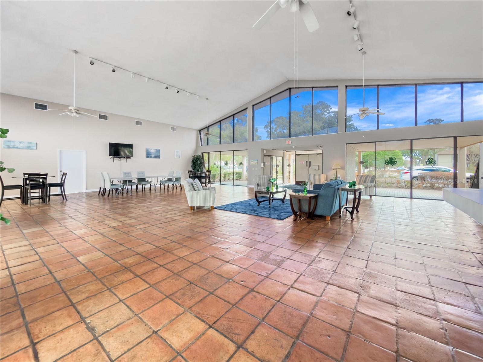 Image 25 of 29 For 3012 Semoran Boulevard 2