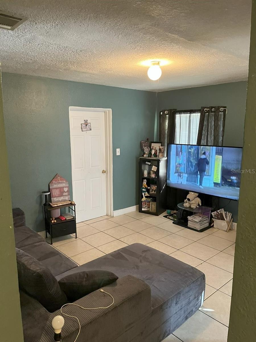 Image 4 of 8 For 4325 Lake Lawne Avenue