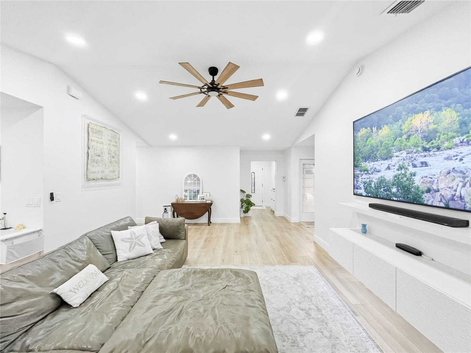 Image 4 of 28 For 2285 Fox Wood Court