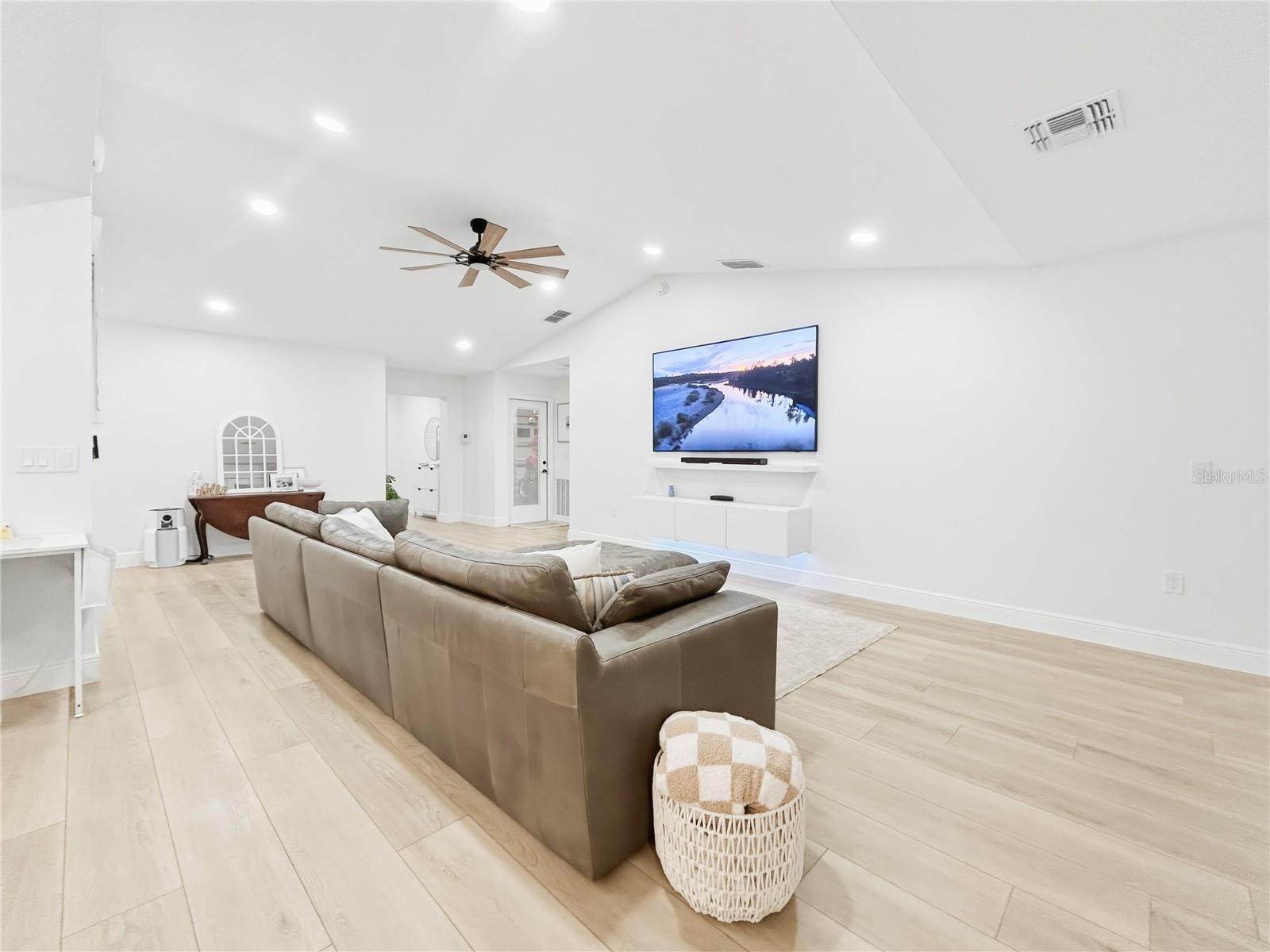 Image 5 of 28 For 2285 Fox Wood Court