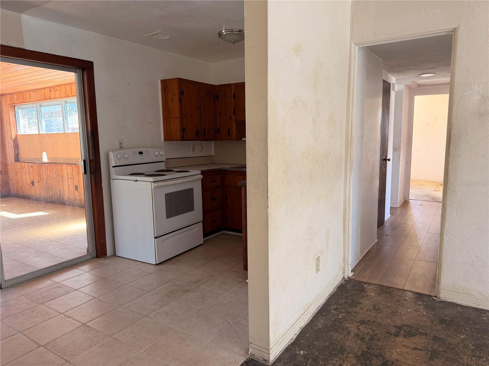 Image 4 of 14 For 801 Lewis Drive