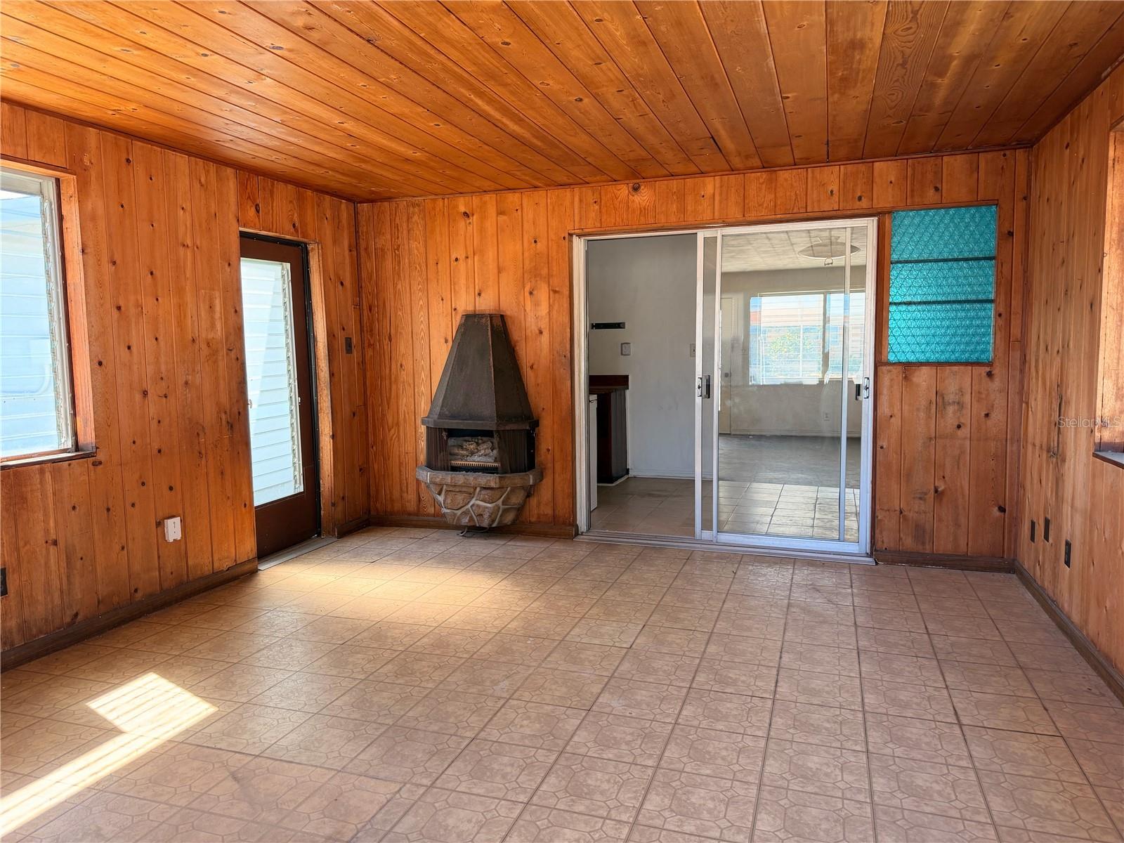 Image 7 of 14 For 801 Lewis Drive