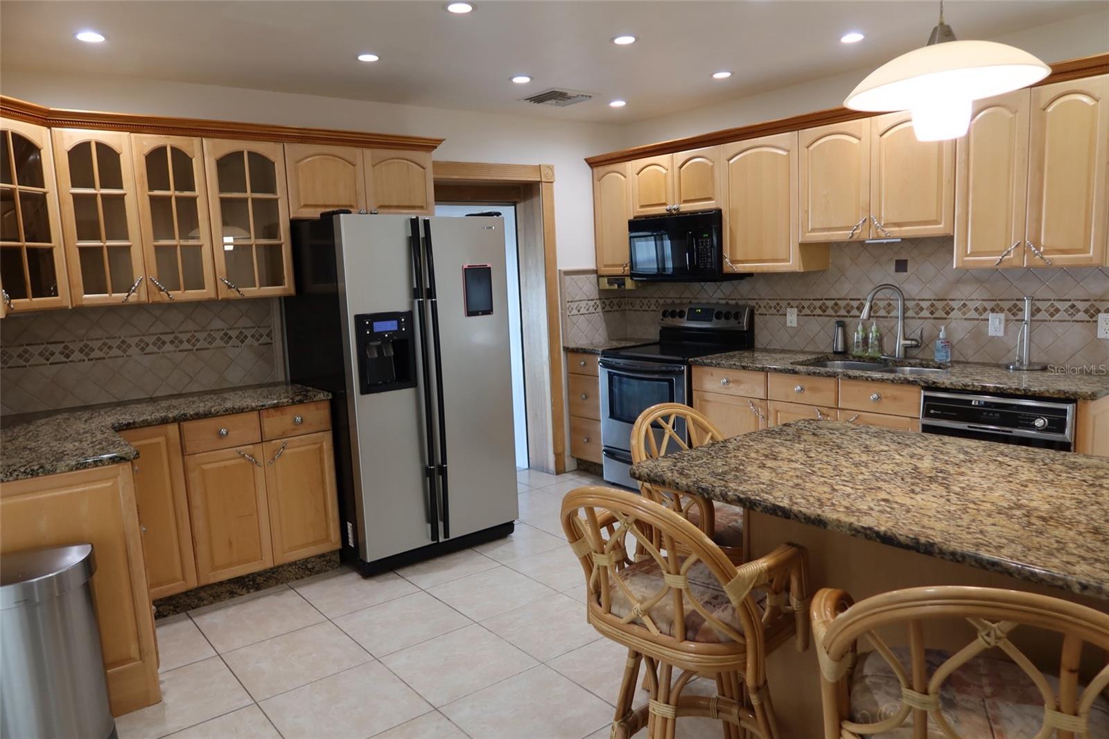 Image 6 of 30 For 3713 Benson Avenue N