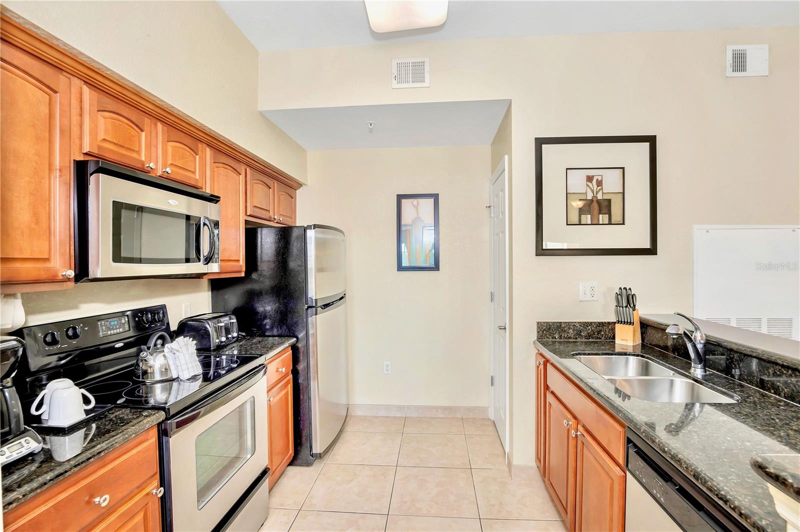 Image 6 of 26 For 8113 Resort Village Drive 4404