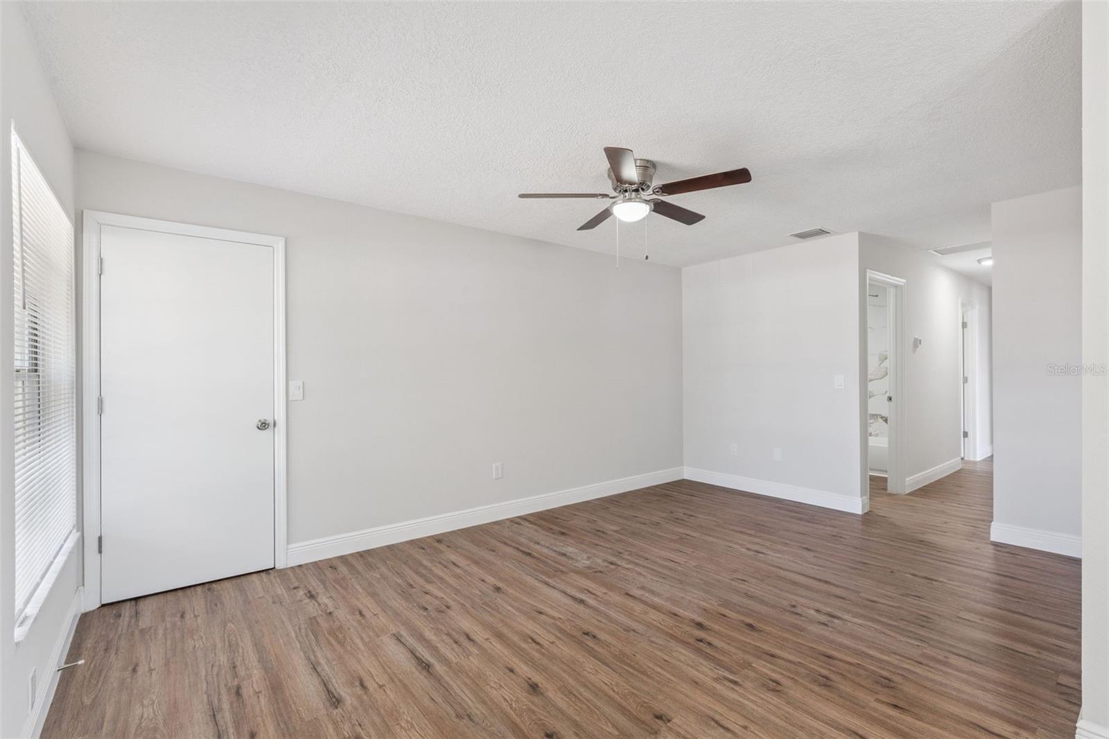 Image 10 of 39 For 433 Apopka Hills Circle