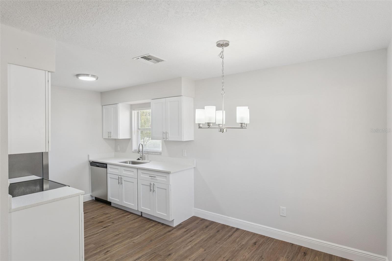 Image 13 of 39 For 433 Apopka Hills Circle