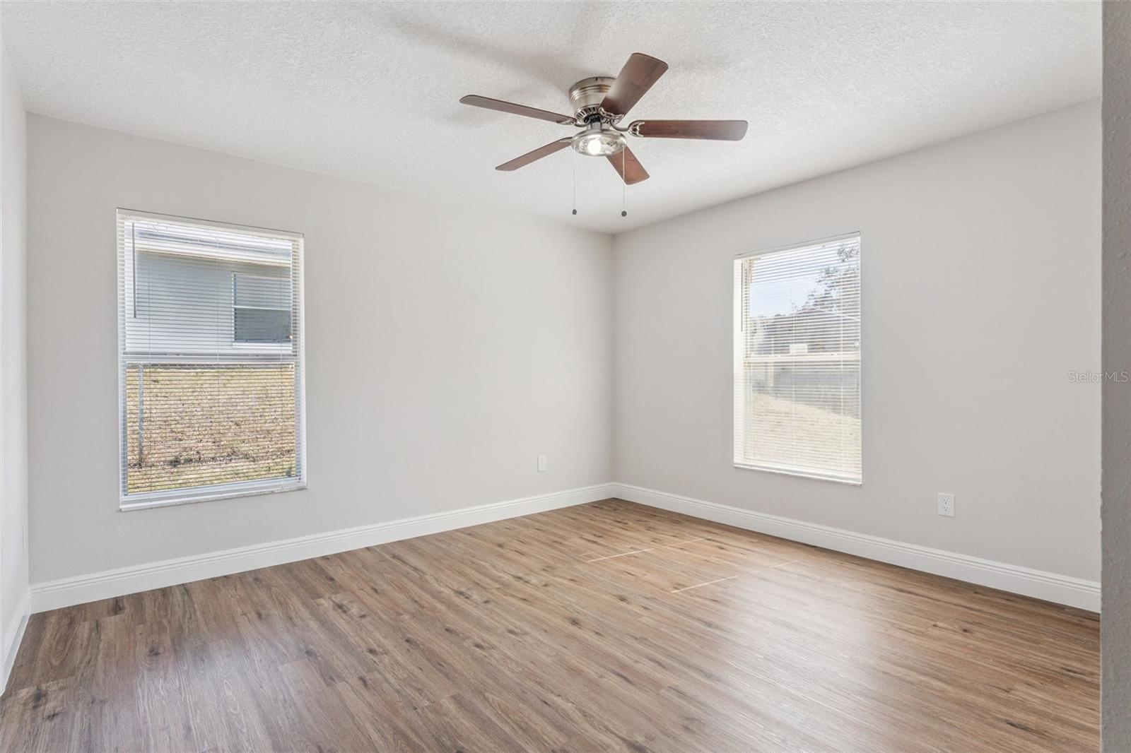 Image 17 of 39 For 433 Apopka Hills Circle