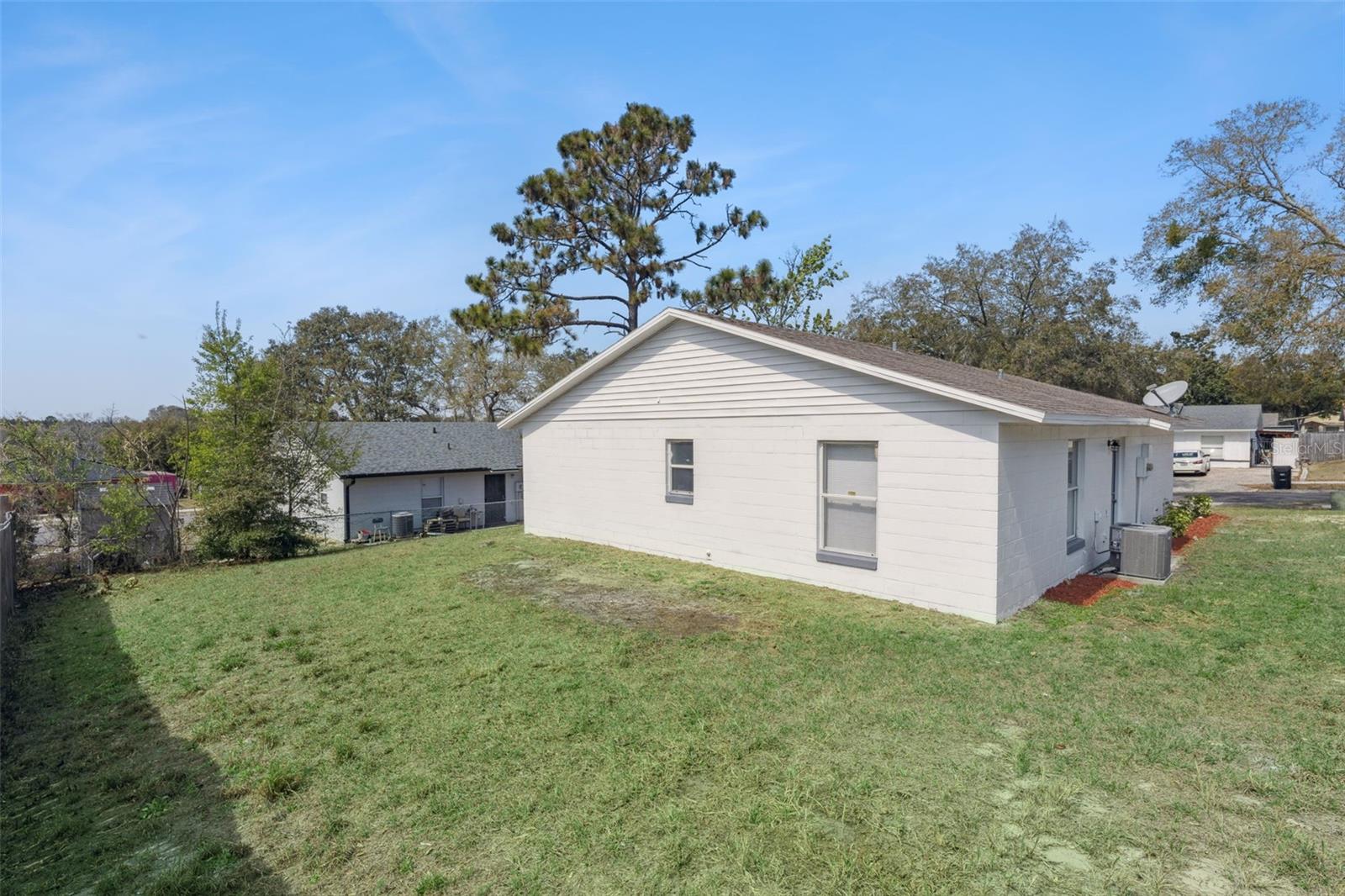 Image 28 of 39 For 433 Apopka Hills Circle