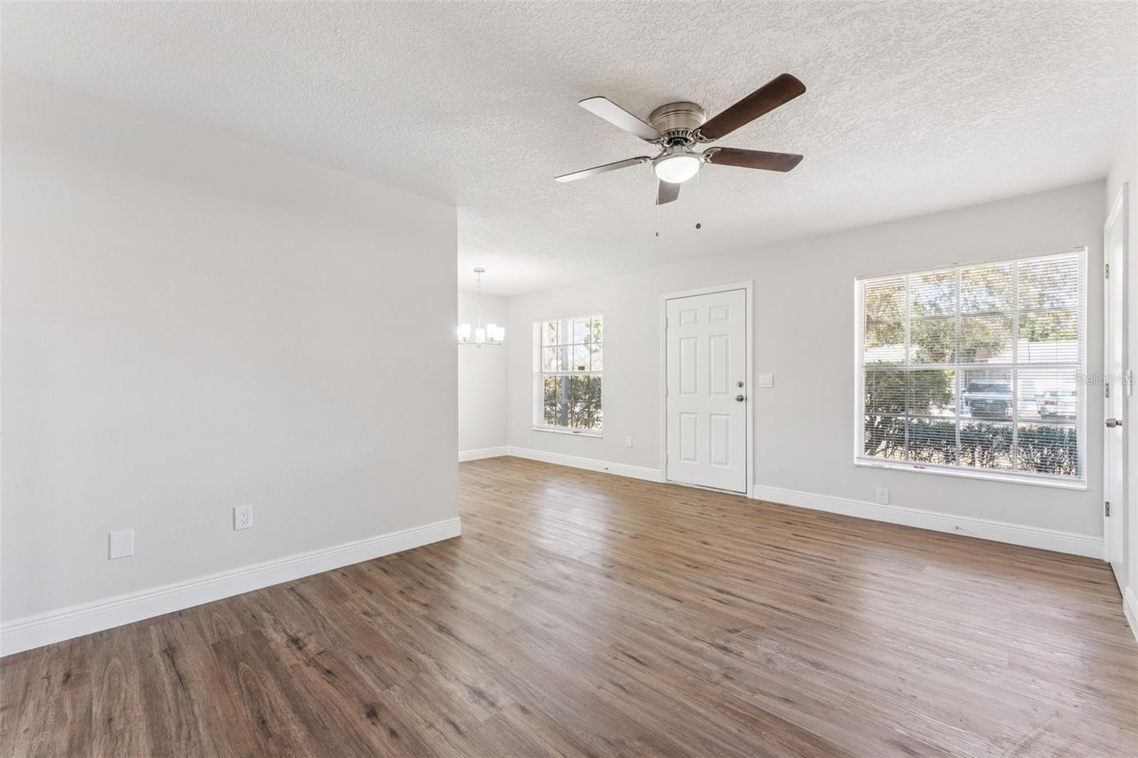 Image 8 of 39 For 433 Apopka Hills Circle