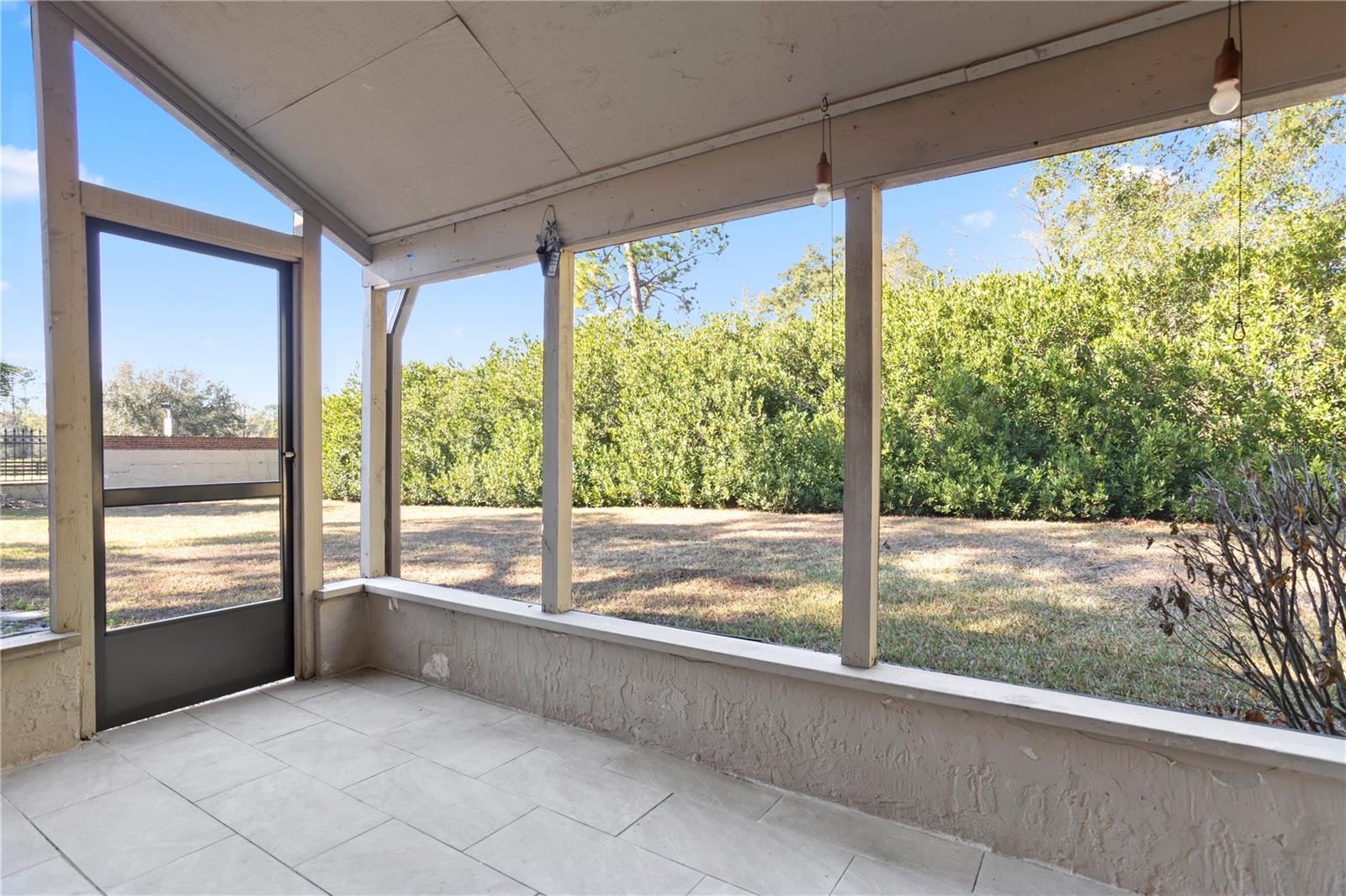 Image 23 of 27 For 1454 Farringdon Circle