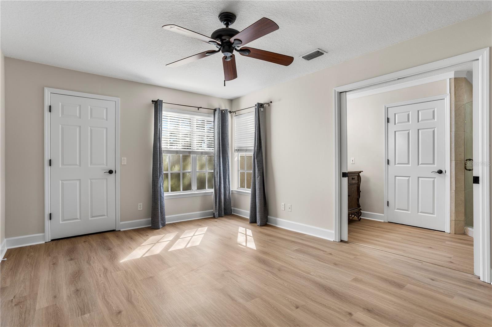 Image 24 of 27 For 1454 Farringdon Circle